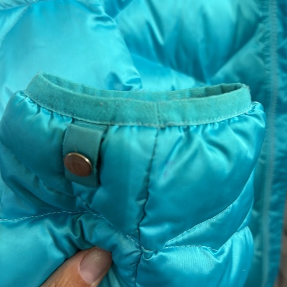 GUC. North Face 550 XL girls 18 jacket. Worn a little at the sleeves, pictured. - Picture 10 of 11